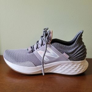 New Balance Women's Fresh Foam Roav V1 Running Shoe, Whisper Grey/Oyster Pink